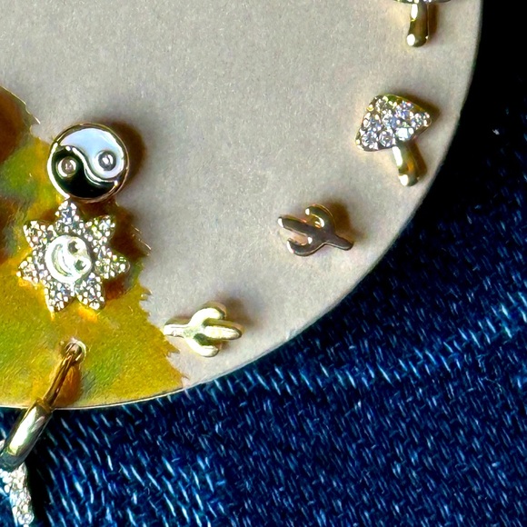 Anthropologie 70's Icon Post Earrings, Set of 7 NWT - Picture 3 of 8